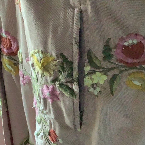 Johnny was duster, jacket pink with intricate embroidery - Picture 6 of 7